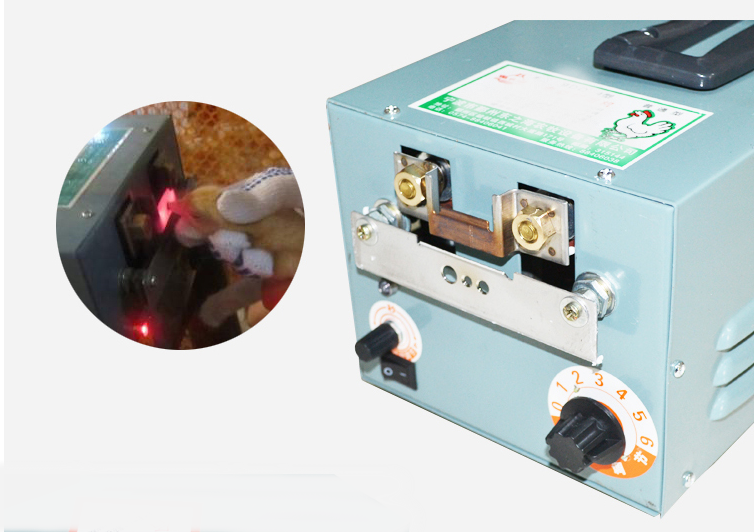 M&aacute;y cắt mỏ g&agrave; tự động gi&aacute; rẻ