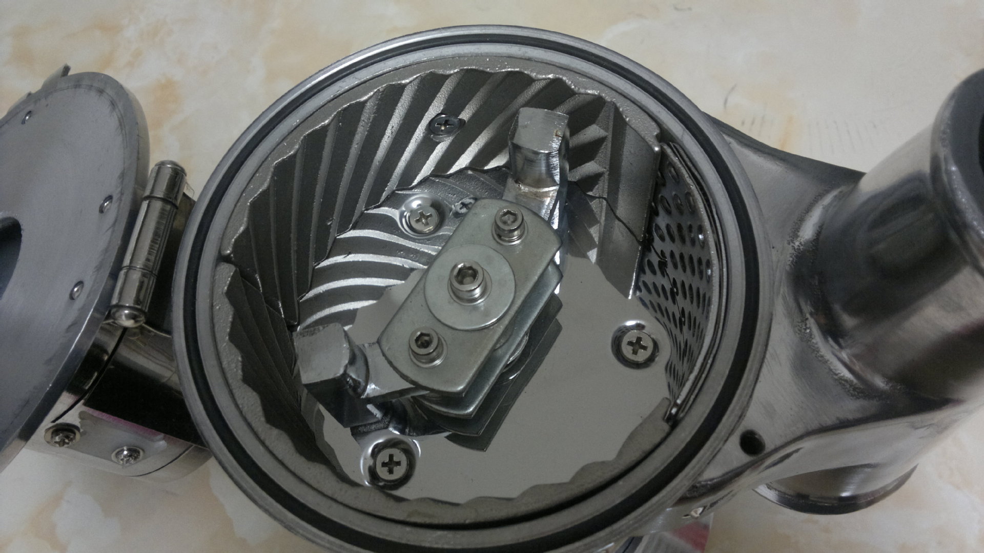 m&aacute;y nghiền dược liệu